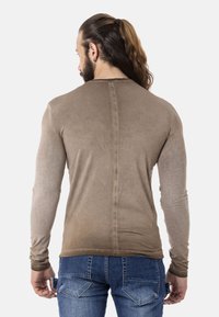 Cipo & Baxx LANGARM - Langarmshirt - brown