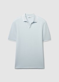 Hellblaues Polohemd aus strukturiertem Stoff. Verfügt über einen schmalen weißen Kragen und Manschetten, eine kurze Knopfleiste und eine lockere Passform.