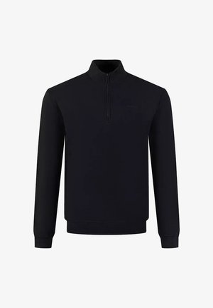 Czarny sweter z krótkim zamkiem przy szyi, długimi rękawami, ściągaczami przy mankietach i dolnej krawędzi, wykonany z miękkiego materiału, z delikatnym logo.