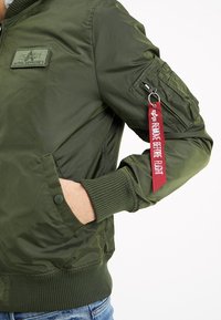 Thumbnail Image 7