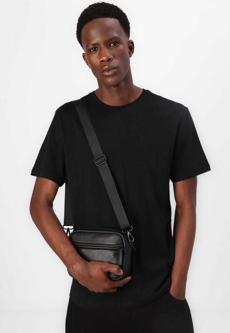 Selected Homme Slhaspen Ss O-neck Tee Noos - t-shirts - shop at