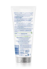 NIVEA Q10 Körperserum-Lotion in einer weißen Tubenverpackung mit silbernen Akzenten. Enthält Vitamin C und Hyaluronsäure. 200 ml Fassungsvermögen.