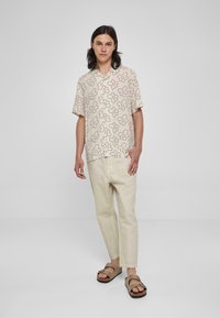 Urban Classics RESORT - Srajca - softseagrassflower