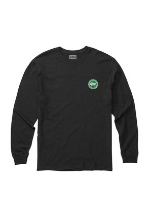 Camiseta de algodón de manga larga negra con un logo circular verde en el área del pecho izquierdo. Corte clásico con puños acanalados. Textura suave.