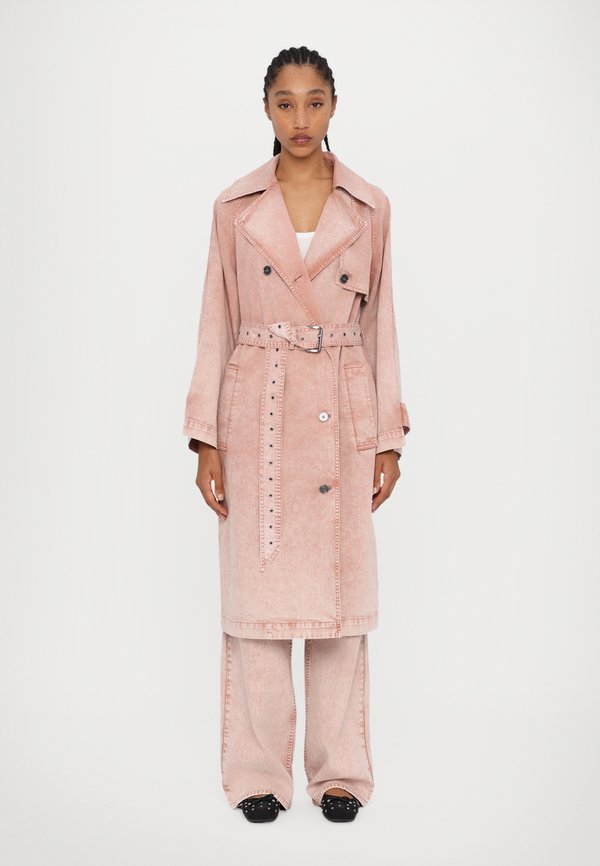 Trenchcoat - rosewater