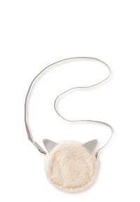 Kulatá kabelka přes rameno z krémového umělého kožíšku se stříbrnými kočičími oušky z kůže a odpovídajícím šedým popruhem s texturovaným povrchem.