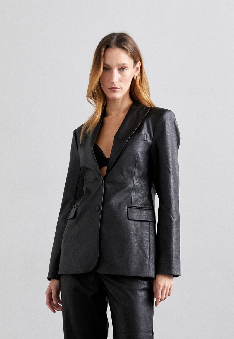 DESIGNERS REMIX MAYA - Veste en similicuir - black