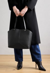 Nem kiválasztott, black