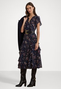 Lauren Ralph Lauren FLORAL RUFFLE TRIM GEORGETTE DRESS - Kasdienė suknelė - navy multi