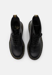 Dr. Martens Stivaletti stringati - black