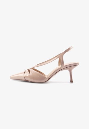 Nude patenteret læder slingback højhælede sko med spids tå, der har et stropdesign og en slank, buet hæl. Glat tekstur med en blank finish.