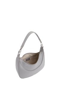 Sac à bandoulière en cuir gris au design courbé, avec fermeture zip et doublure en tissu. Il possède une anse courte et lisse, ainsi que des accents en métal argenté.