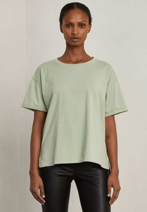 JOAN - Basic T-shirt - sage