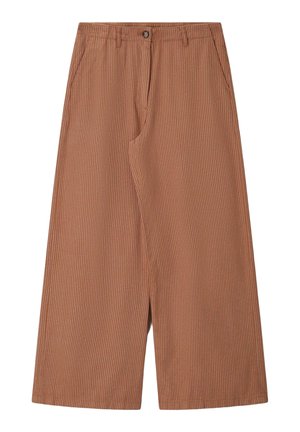 Bruine broek met wijde pijpen, dunne verticale witte strepen, knoopsluiting aan de voorkant en zijzakken.