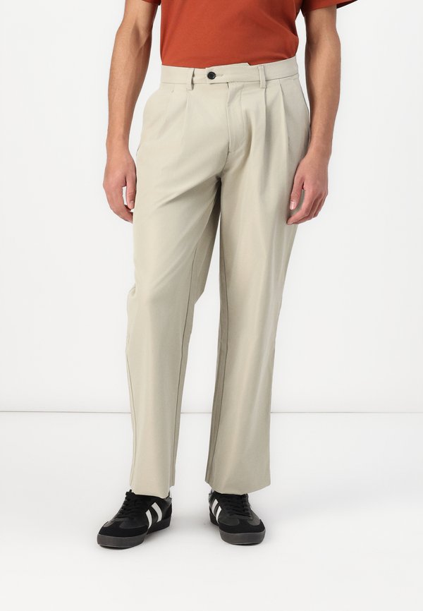 JPSTBILL PEYTON WIDE PLEATED - Chinos - abbey stone