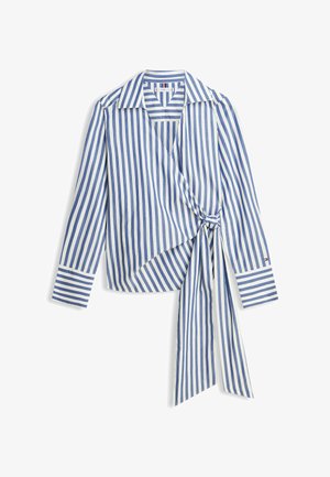 Niebiesko-biała, pionowo prążkowana bluzka z długim rękawem, kopertowym dekoltem, kołnierzykiem i wiązaniem po boku.