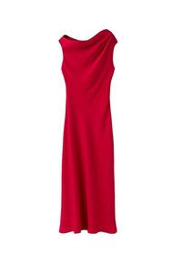 Vestido largo sin mangas de color rojo con un escote drapeado, textura suave y una silueta fluida, diseñado para un ajuste elegante.