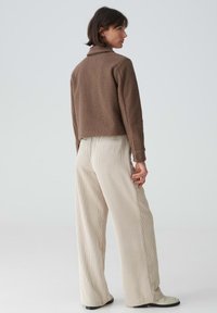 Thumbnail Image 3