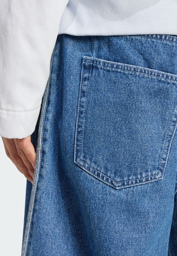 ADICOLOR DENIM FIREBIRD - Denim shorts2