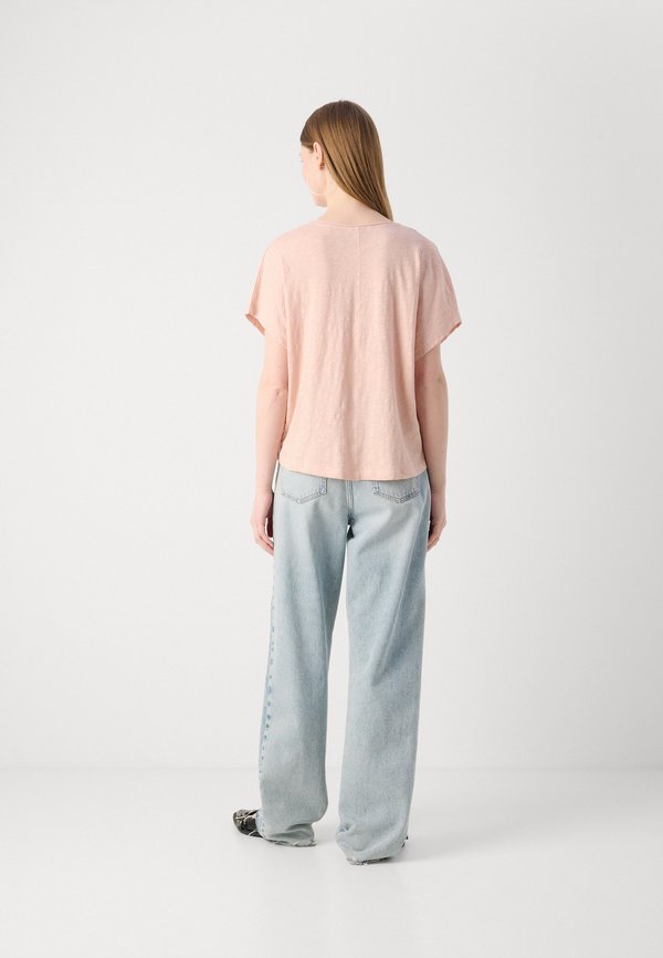 V NECK SHORT SLEEVE - Basic T-shirt - chalky peach2