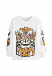 Valge pika varrukaga t-särk, millel on mustad ja oranžid Halloweeni-teemalised graafikad, sealhulgas kõrvits, luukered, nahkhiired ja hauakivid.
