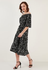 LELA Slim Fit - Dnevna haljina - metallic black