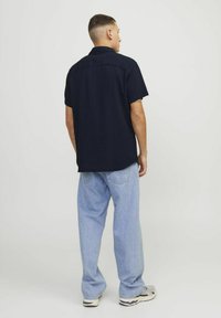 Jack & Jones RELAXED FIT   - Overhemd - sky captain