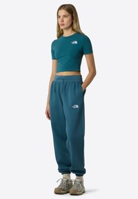 The North Face W ESSENTIAL CROPPED SLIM SHORT SLEEVE TE - T-Shirt print - space