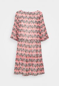 Abito a maniche corte con un design a strati caratterizzato da un motivo a foglie rosa e grigio su un tessuto trasparente. Girocollo, vestibilità rilassata.