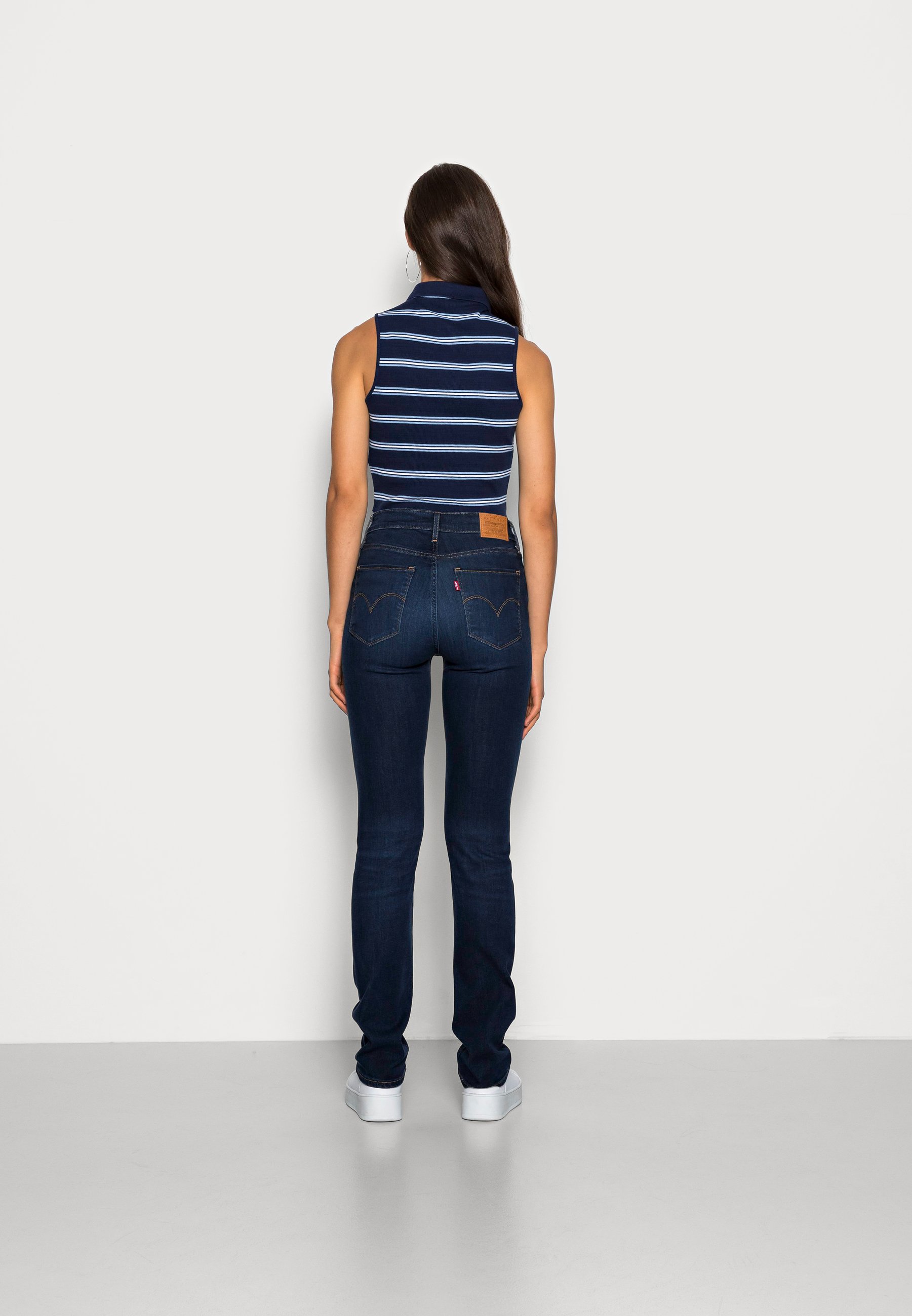 Levi's® 724™ HIGH RISE STRAIGHT 
