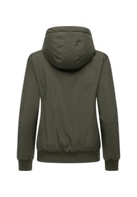Huvtröja i mörk olivgrön, med en slät yta, elastiska ärmslut och en samlad nederkant, utformad för värme och komfort.