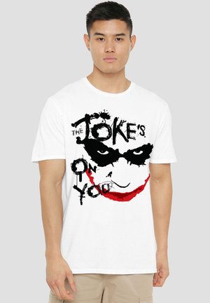 DC COMICS - BATMAN, DARK KNIGHT JOKER JOKES ON YOU - Print T-shirt - white