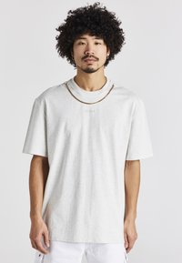 SIKSILK OVERSIZED CHAIN  - Marškin�ėliai su spaudiniu - snow marl