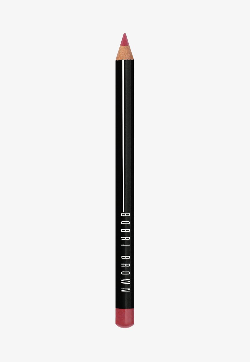 Matita per labbra con punta appuntita, custodia nera e base rosa lucida. Presenta lettering bianco del marchio lungo il lato.