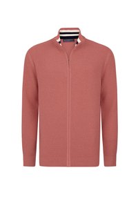 Sudadera con cremallera en punto acanalado color coral, con un cuello a rayas en azul marino, blanco y rojo. Manga larga y un diseño ajustado, textura suave.