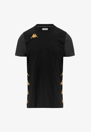 T-shirt nero a maniche corte in cotone, con scollo rotondo e accenti dorati del logo Kappa sul petto e sui lati.