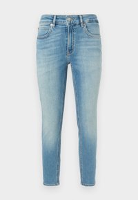 Φωτεινό μπλε στενά τζιν με κουμπί και φερμουάρ μπροστά, πέντε τσέπες και διακριτικές ξεθωριασμένες λεπτομέρειες στους μηρούς και τα γόνατα.