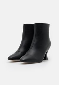 RAID Wide Fit Botines - black