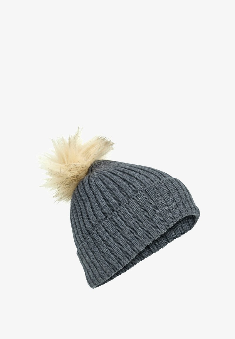 Berretto a coste grigio scuro con pompon in pelliccia sintetica beige sulla parte superiore.