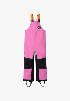 Vaaleanpunainen vedenpitävä haalari mustilla yksityiskohdilla, säädettävät oranssit hihnat, etuvetoketju ja heijastimet jaloissa näkyvyyden parantamiseksi.