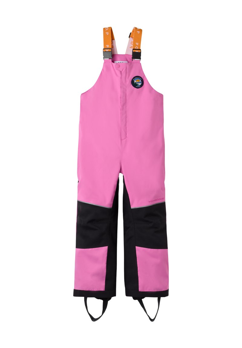 Vaaleanpunainen vedenpitävä haalari mustilla yksityiskohdilla, säädettävät oranssit hihnat, etuvetoketju ja heijastimet jaloissa näkyvyyden parantamiseksi.