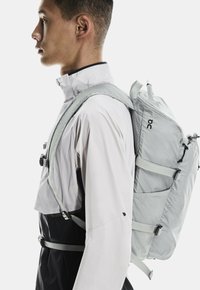 On SPEED PACK LITE - Mochila - glacier