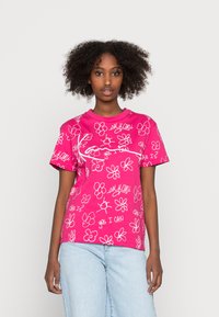 Karl Kani - SIGNATURE FLOWER TEE  - T-shirt con stampa - pink Immagine in miniatura 1