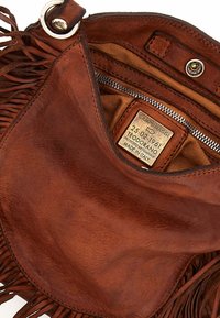 Campomaggi CON FRANGE - Borsa a tracolla - cuoio