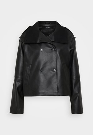 Zwarte leren cropped jacket met een dubbelzijdige voorkant, grote kraag, zijzakken en geribbelde accenten op de kraag en manchetten.