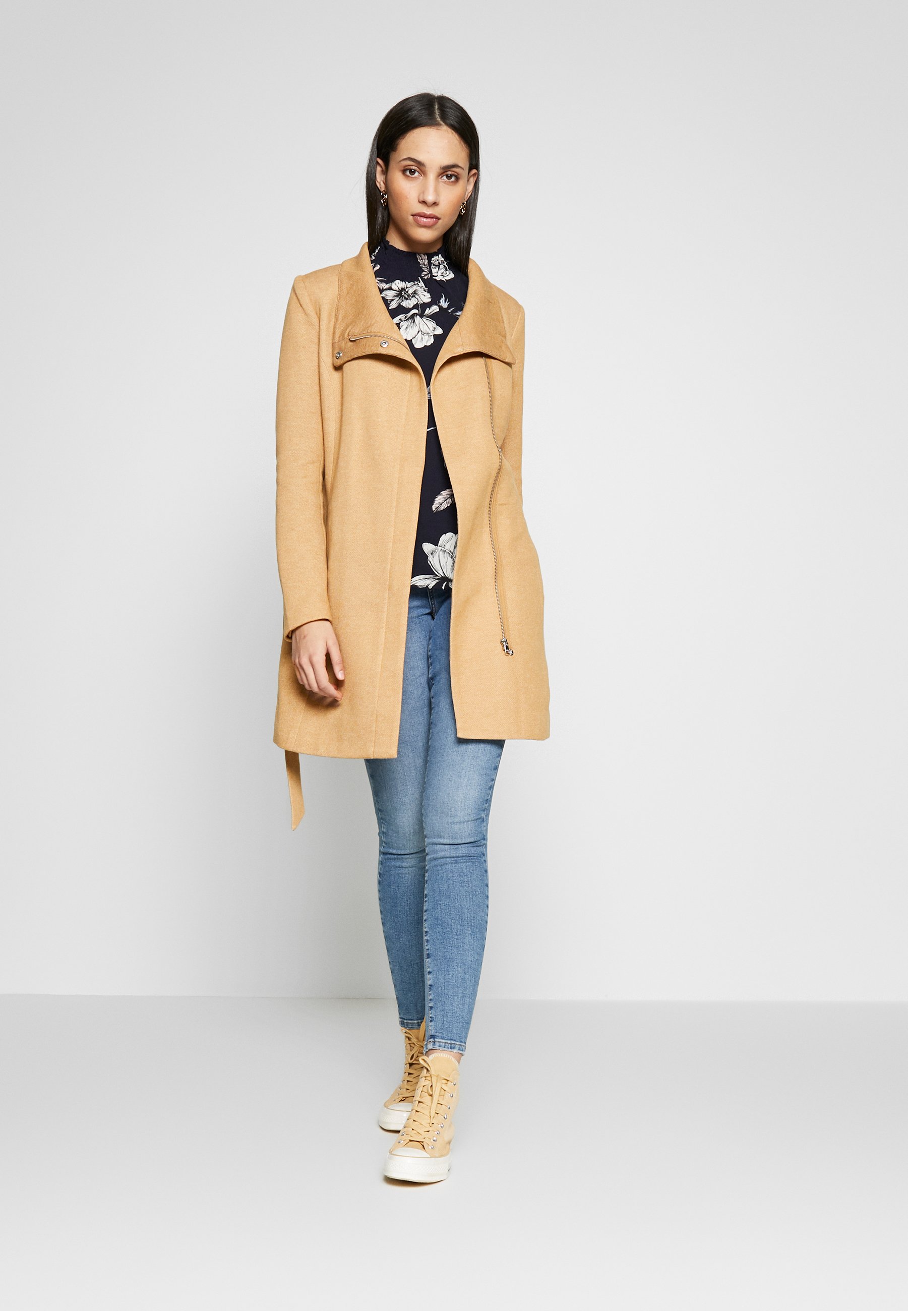 only elli light coat