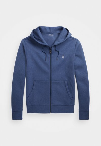 Sweatshirt azul marinho feito de tecido suave, com fecho frontal, cordões ajustáveis, um logótipo no peito e dois bolsos frontais.