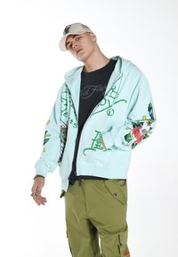 Thumbnail Image 4