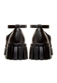 Cesare Gaspari Slip-ins - black