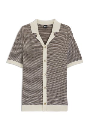 Kortermet knappet cardigan i en strukturert brun mønster med en kremfarget krage og mansjetter. Har fem knapper foran.